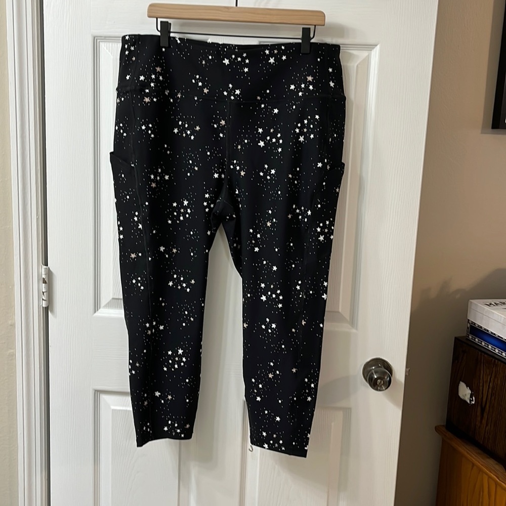 Torrid Capri Legging- Performance Core NWOT